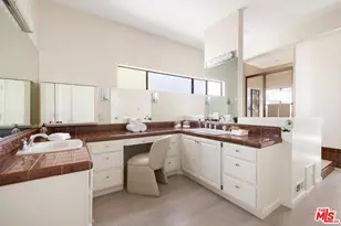 2549 Canyon Oak Dr, Los Angeles, CA 90068 - Photo 15