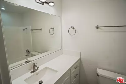 18620 Hatteras St #180, Tarzana, CA 91356 - Photo 9