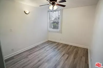 18620 Hatteras St #180, Tarzana, CA 91356 - Photo 7