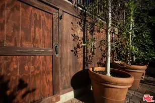 10335 Orton Ave, Los Angeles, CA 90064 - Photo 17