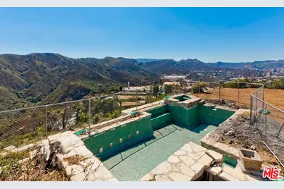 16740 Monte Hermoso Dr, Pacific Palisades, CA 90272 - Photo 17