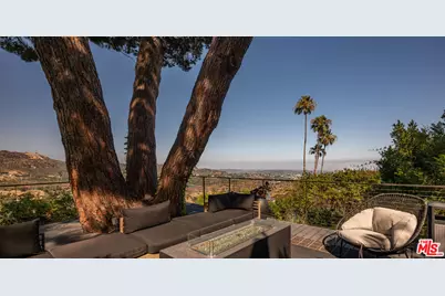 7139 Macapa Dr, Los Angeles, CA 90068 - Photo 45
