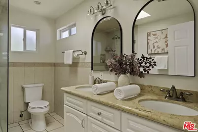 8137 Regis Way, Los Angeles, CA 90045 - Photo 19