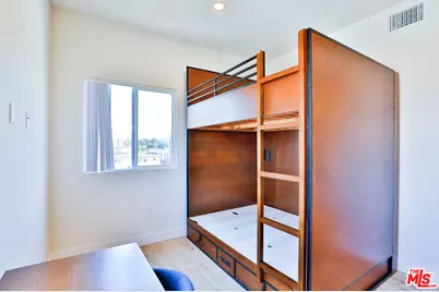 1073 Exposition Blvd, Los Angeles, CA 90007 - Photo 9