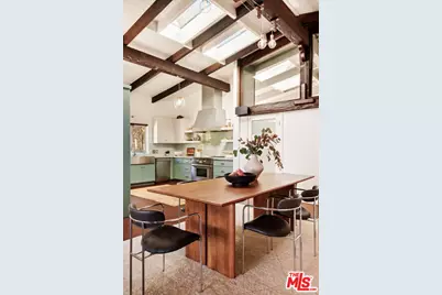 7523 Mulholland Dr, Los Angeles, CA 90046 - Photo 17