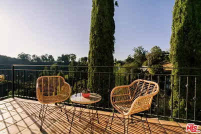 2591 Leicester Dr, Los Angeles, CA 90046 - Photo 29