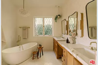 2591 Leicester Dr, Los Angeles, CA 90046 - Photo 37