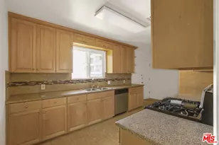 447 S Palm Dr, Beverly Hills, CA 90212 - Photo 7