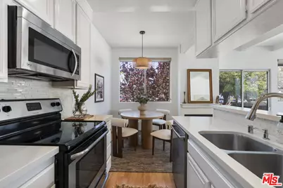 100 S Venice Blvd #3, Venice, CA 90291 - Photo 5