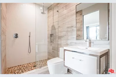 2012 S Curson Ave, Los Angeles, CA 90016 - Photo 39