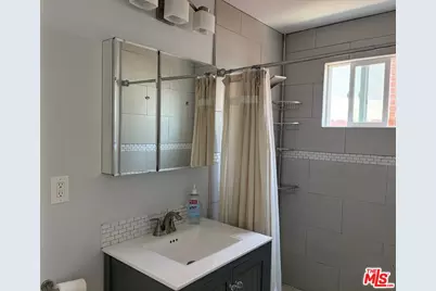 22115 Hart St, Canoga Park, CA 91303 - Photo 23