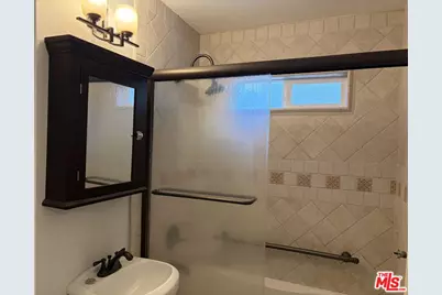 22115 Hart St, Canoga Park, CA 91303 - Photo 15