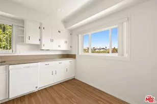 5604 Heatherdale Dr, Los Angeles, CA 90043 - Photo 13