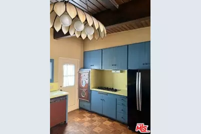 2528 Hutton Dr, Beverly Hills, CA 90210 - Photo 11