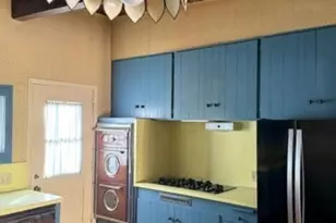 2528 Hutton Dr, Beverly Hills, CA 90210 - Photo 11