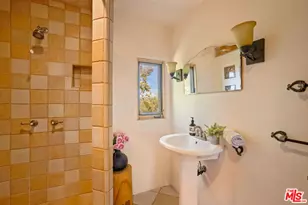 19805 Valley View Dr, Topanga, CA 90290 - Photo 35