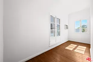 361 N Mansfield Ave, Los Angeles, CA 90036 - Photo 9