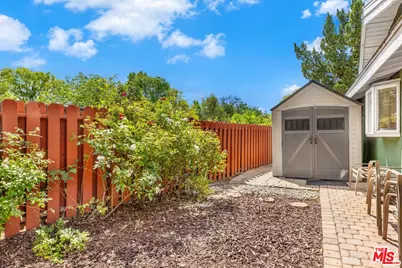 20411 Hatteras St, Woodland Hills, CA 91367 - Photo 23
