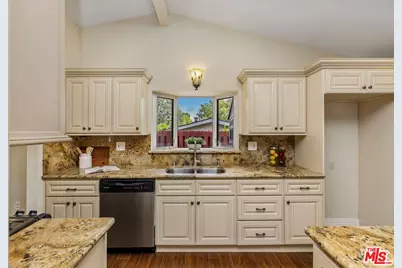 20411 Hatteras St, Woodland Hills, CA 91367 - Photo 7