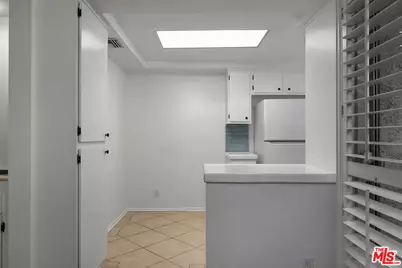 12951 Riverside Dr #4, Sherman Oaks, CA 91423 - Photo 13