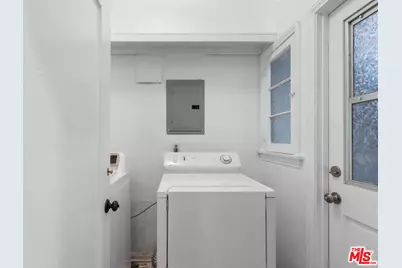327 Ogden Dr, Los Angeles, CA 90036 - Photo 19