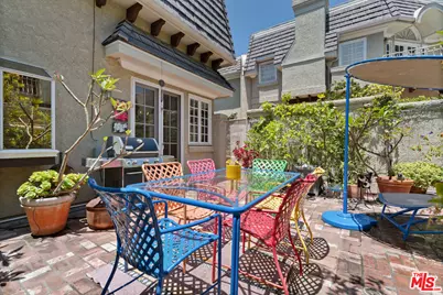 820 S Gretna Green Way #6, Los Angeles, CA 90049 - Photo 17