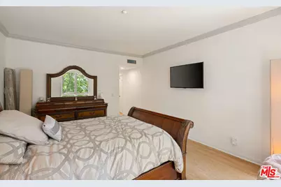 121 N Almont Dr #201, Beverly Hills, CA 90211 - Photo 23