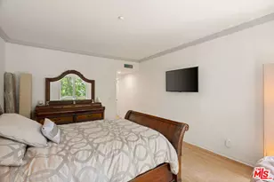 121 N Almont Dr, Beverly Hills, CA 90211 - Photo 23