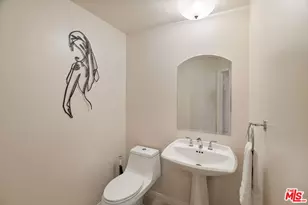 121 N Almont Dr, Beverly Hills, CA 90211 - Photo 19