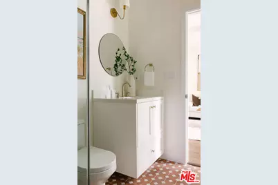 2050 N Las Palmas Ave, Los Angeles, CA 90068 - Photo 31
