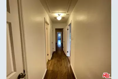 8038 Loyola Blvd, Los Angeles, CA 90045 - Photo 17