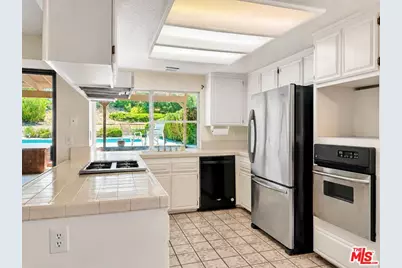 110 Horseshoe Cir, West Covina, CA 91791 - Photo 13