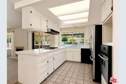 110 Horseshoe Cir, West Covina, CA 91791 - Photo 11