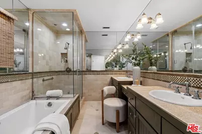 13009 Greenleaf St, Studio City, CA 91604 - Photo 11
