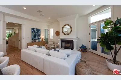 138 Voyage Mall, Marina del Rey, CA 90292 - Photo 13