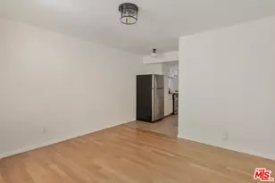 1561 Carmona Ave, Los Angeles, CA 90019 - Photo 39