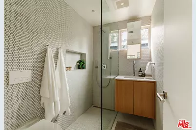 1028 Pleasant View Ave, Venice, CA 90291 - Photo 27