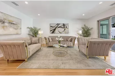 5810 S Halm Ave, Los Angeles, CA 90056 - Photo 13
