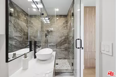10747 Wilshire Blvd #1107, Los Angeles, CA 90024 - Photo 9