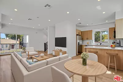 10826 Hesby Street, North Hollywood, CA 91601 - Photo 11