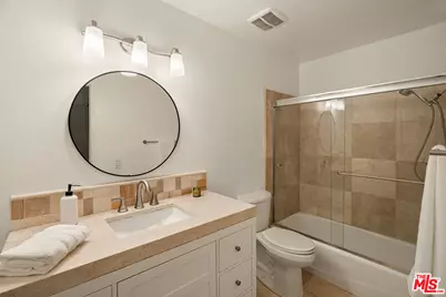 621 S Barrington Ave #110, Los Angeles, CA 90049 - Photo 21