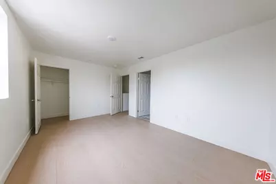 946 E 21st St, Los Angeles, CA 90011 - Photo 13