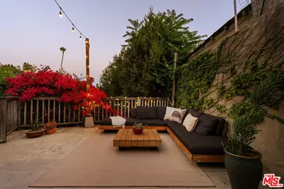 6162 Strickland Ave, Los Angeles, CA 90042 - Photo 41