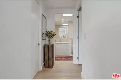 930 California Ave #301, Santa Monica, CA 90403 - Photo 27