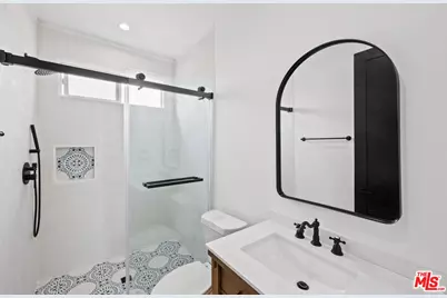 2324 S Dunsmuir Ave, Los Angeles, CA 90016 - Photo 67