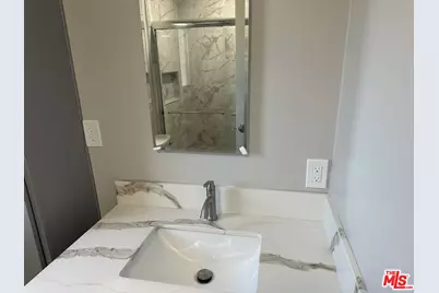 711 Larch St #10, Inglewood, CA 90301 - Photo 7