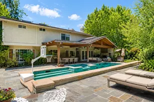 16201 Meadowcrest Rd, Sherman Oaks, CA 91403 - Photo 53