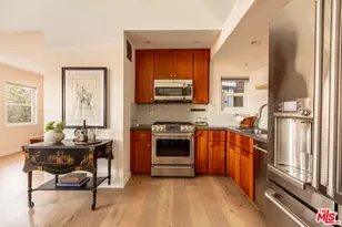 12458 Laurel Terrace Dr, Studio City, CA 91604 - Photo 11