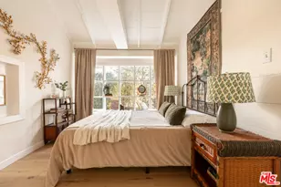 12458 Laurel Terrace Dr, Studio City, CA 91604 - Photo 15
