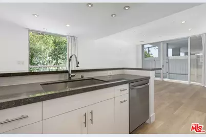 1100 Alta Loma Rd #C, West Hollywood, CA 90069 - Photo 9